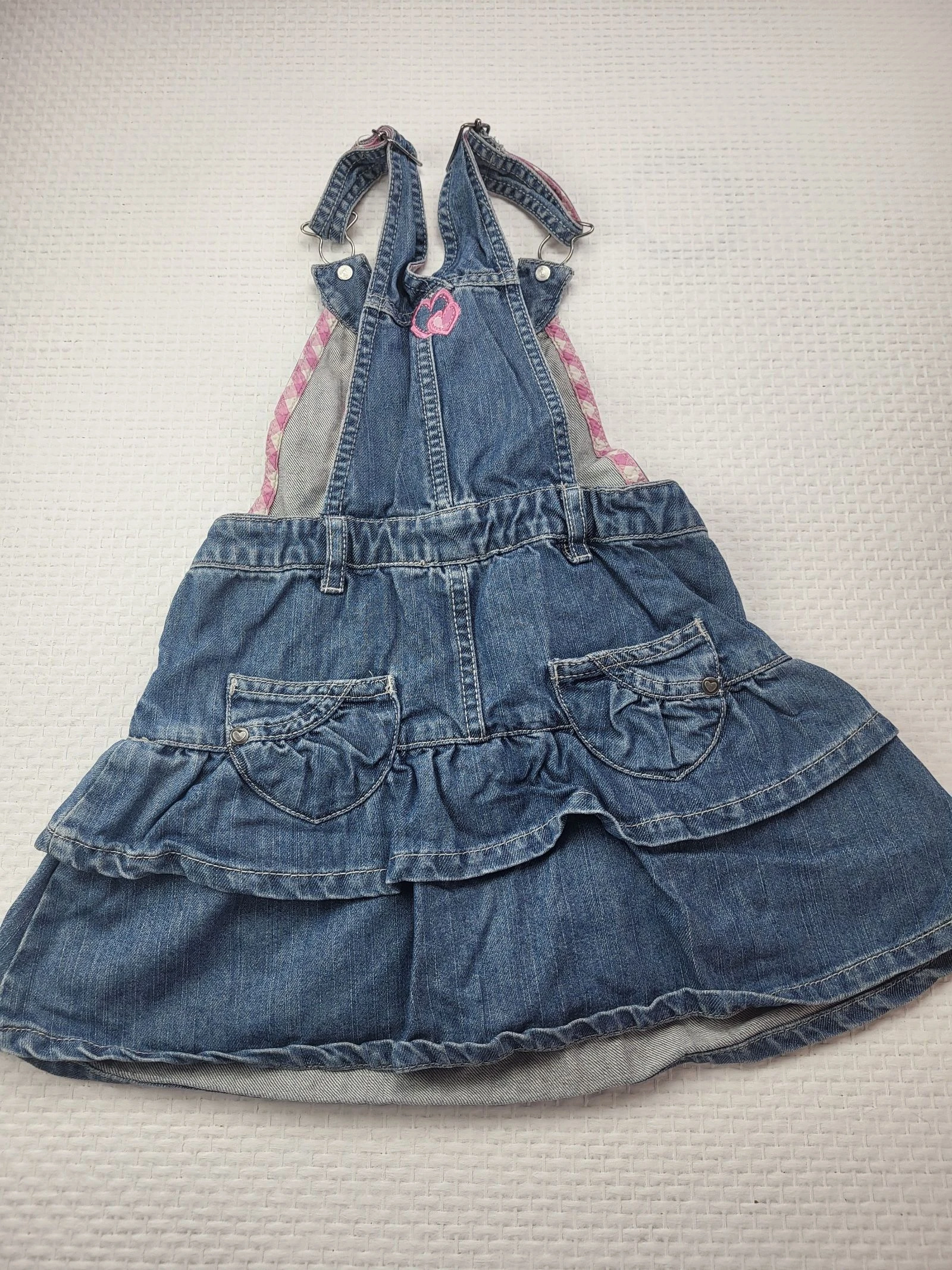 Vestido macacão em jeans Okaou – 4 anos (104 cm) – Vôos & Detalhes rosas – photo 2
